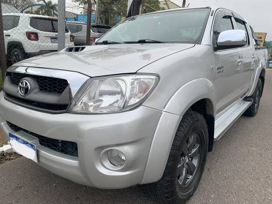TOYOTA HILUX 3.0 SRV 4X4 CD 16V TURBO INTERCOOLER DIESEL 4P AUTOMÁTICO TOYOTA HILUX 3.0 SRV 4X4 CD 16V TURBO INTERCOOLER DIESEL 4P AUTOMÁTICO
